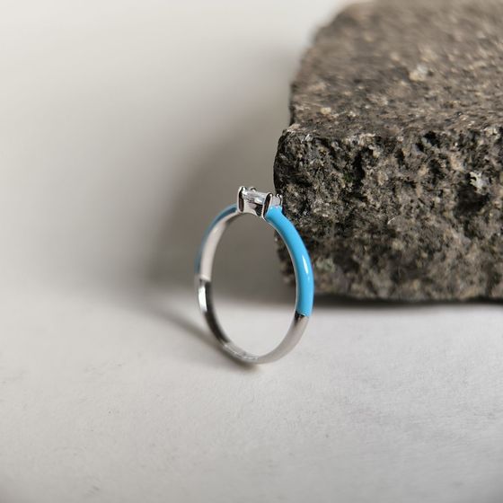 Silver ring with phianites, semallu