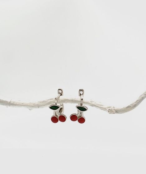 Silver earrings with yemallu