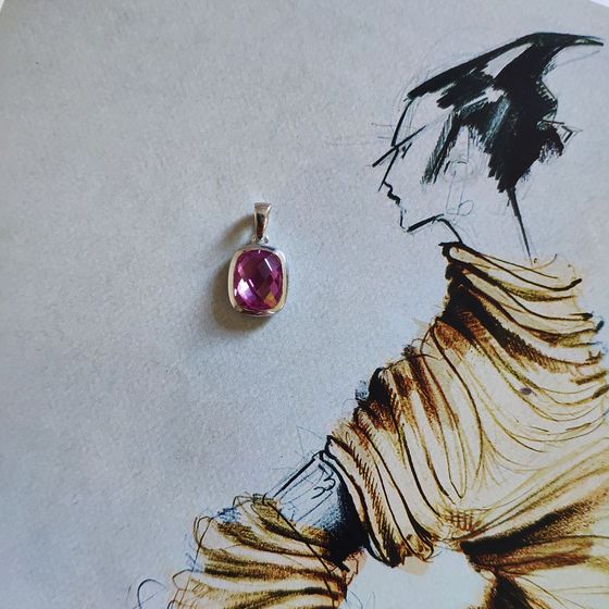 Silver pendant with a 4.25-carat alexandrite