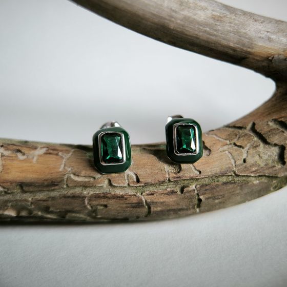 Silver earrings with phianites, semallu