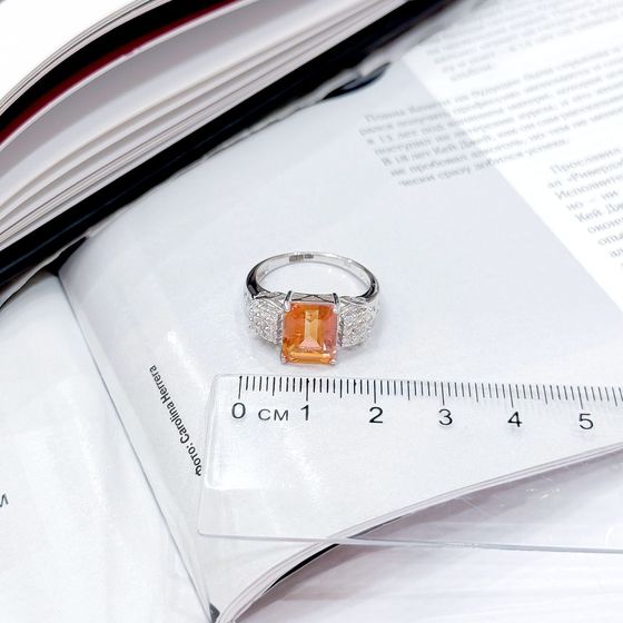 Срібна каблучка із золотим кварцом 3.657ct, фіанітами