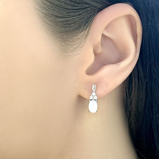 Silver earrings with a 0.972-carat opal
