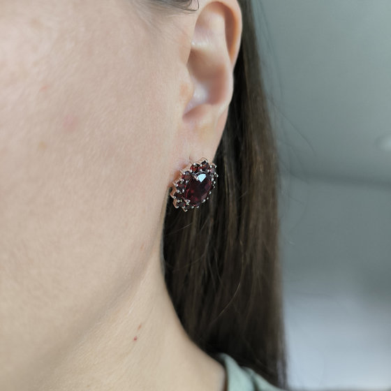 Silver earrings with a 8.014ct nano garnet