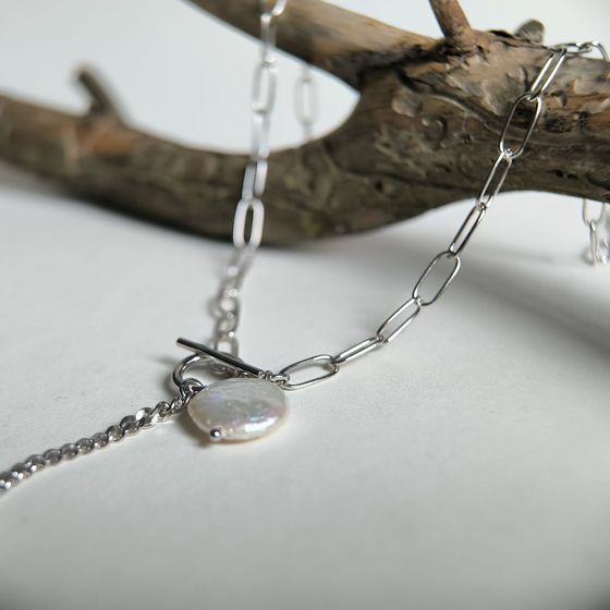 Silver necklace with baroque pearls