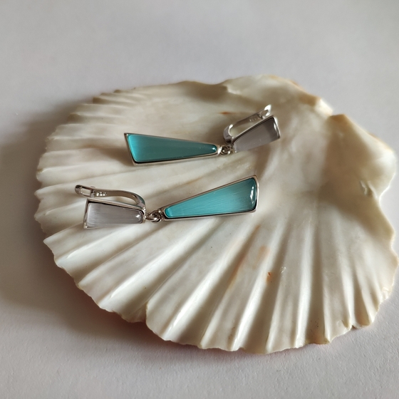 13.321ct silver cat's eye earrings
