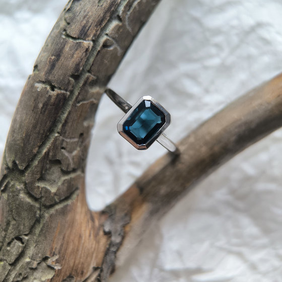 Silver ring with sapphire nano 1.488ct
