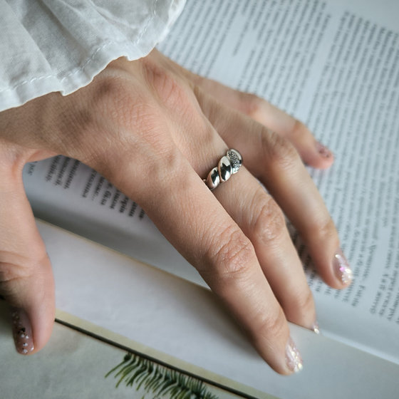 Silver ring with cubic zirconia