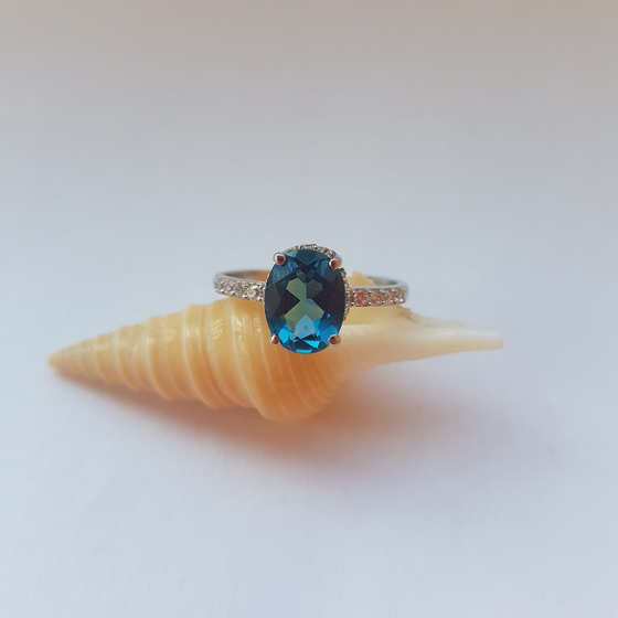Серебряное кольцо с топазом Лондон Блю 2.45ct