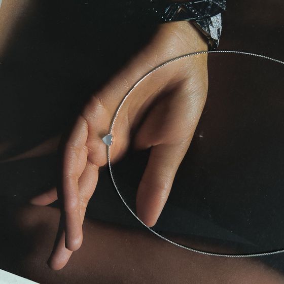 Silver necklace with mother-of-pearl