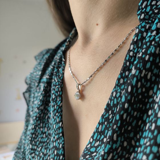 Silver pendant with phianites