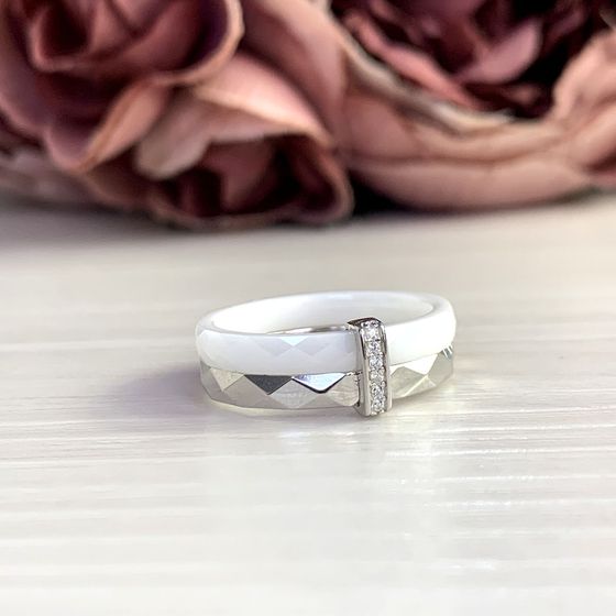 Серебряное кольцо с керамикой