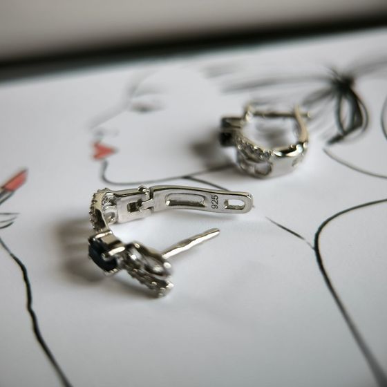 Sterling silver earrings with sapphire 1.072ct, pave diamonds