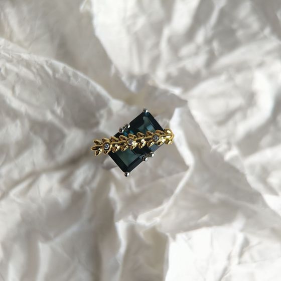 Серебряное кольцо с топазом Лондон Блю 2.603ct