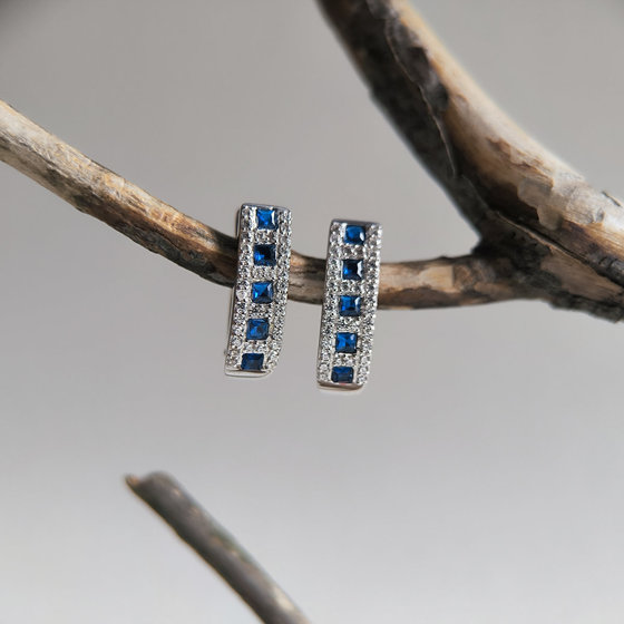 Silver earrings with nano sapphire 1.187ct