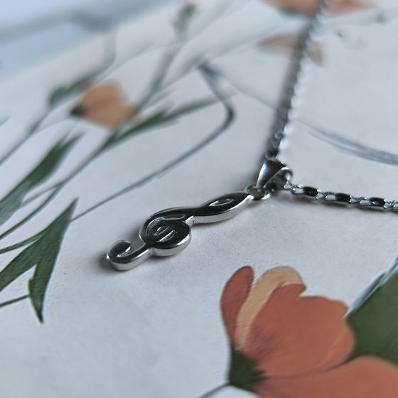 Silver pendant without stones