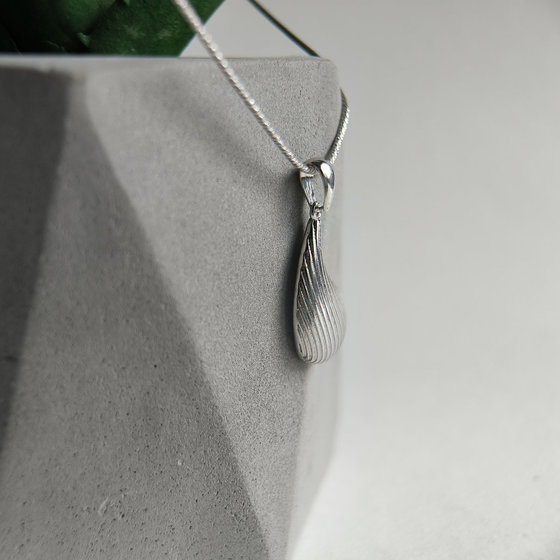 Silver pendant without stones