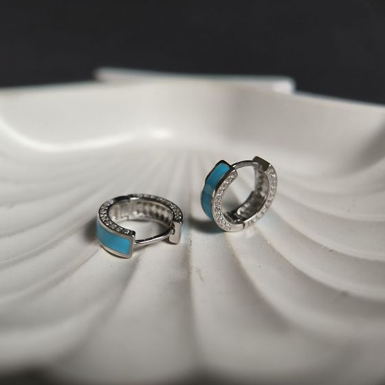 Silver earrings with phianites, semallu