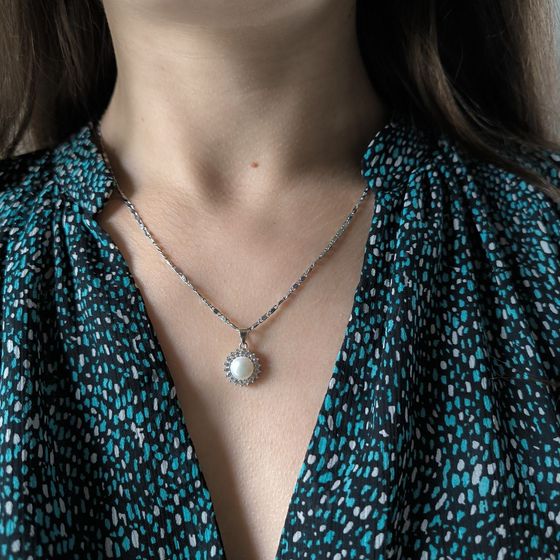 Silver pendant with pearls, fianites