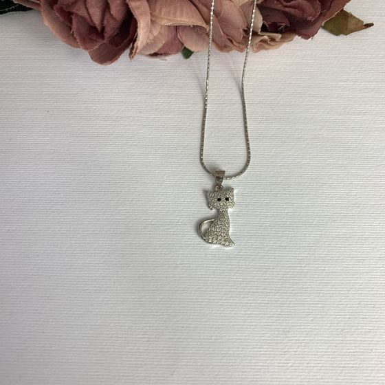 Silver pendant with phianites