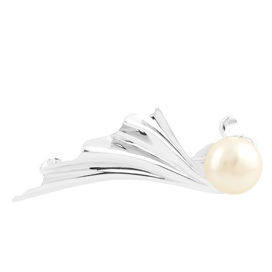Silver brooch with pearls