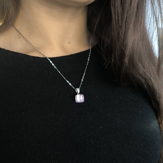 Silver pendant with cubic zirconia
