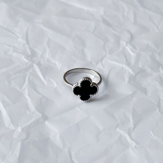 Silver ring with lapis lazuli