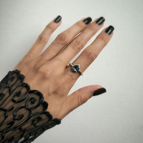 Серебряное кольцо с топазом Лондон Блю 0.555ct