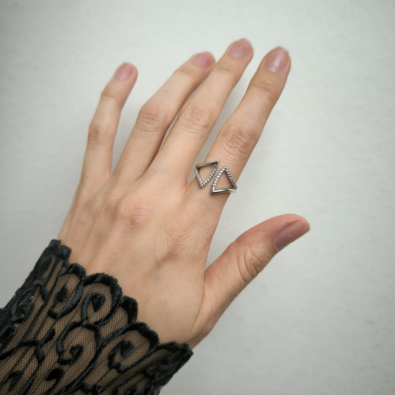Срібна каблучка з фіанітами 0.36ct