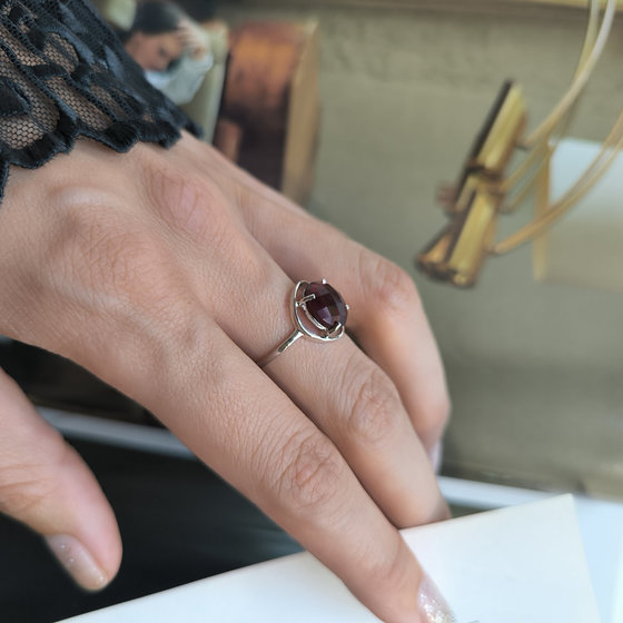 Silver ring with a 3.425ct nano garnet