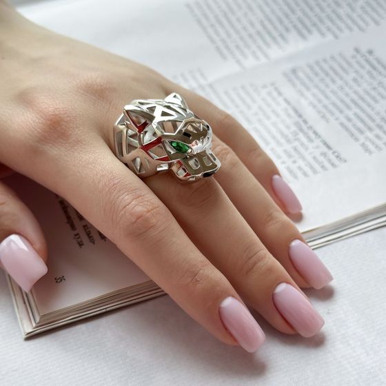 Silver ring with phianites, semallu