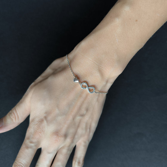 Silver bracelet with cubic zirconia