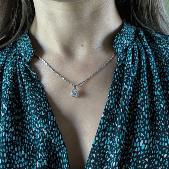 Silver pendant with phianites