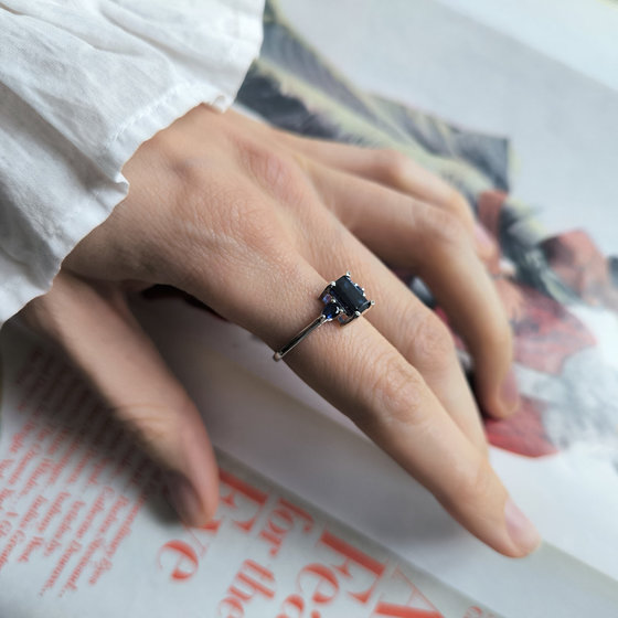 Silver ring with sapphire nano 1.547ct