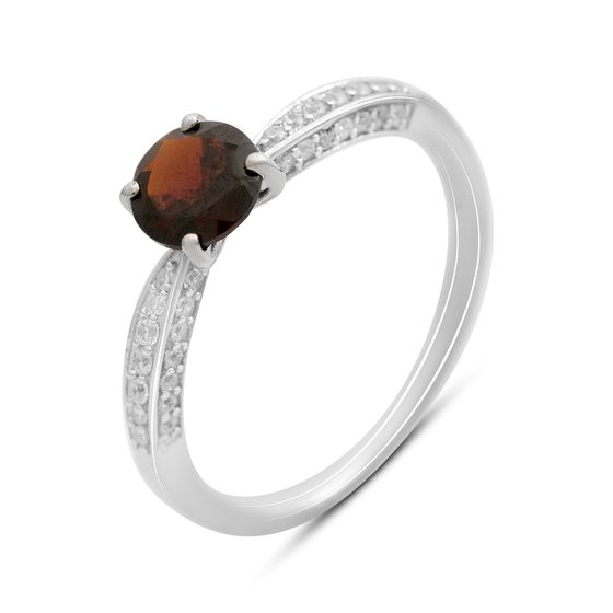 Silver ring with a 1.326-carat garnet