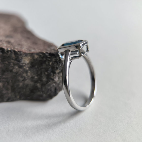Silver ring with sapphire nano 1.488ct