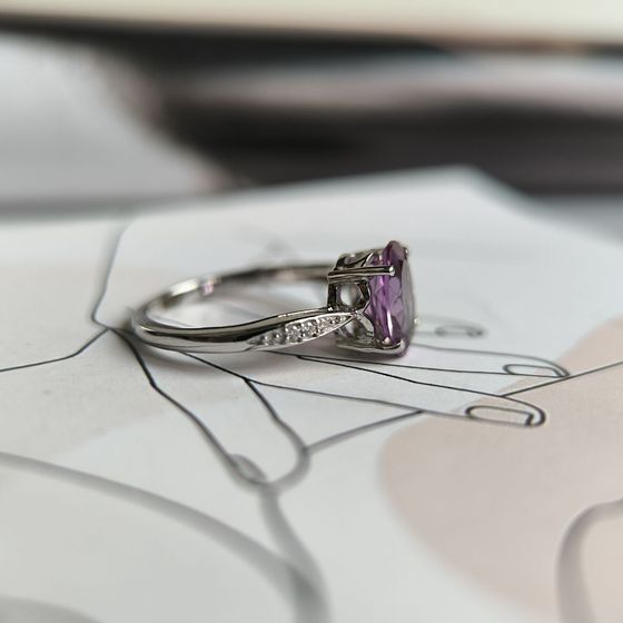 Silver ring with alexandrite, fianites