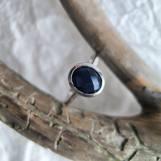Silver ring with sapphire nano 2.26ct