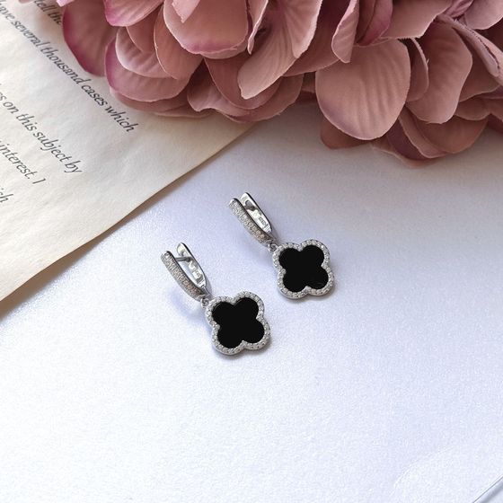 Silver earrings with onyx, fianites