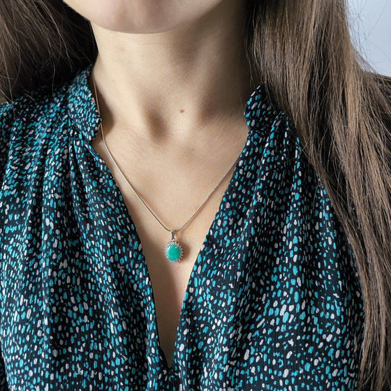 Silver pendant with 2.699ct emerald and cubic zirconia