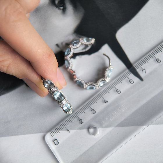 Silver earrings with 11.8ct topaz and cubic zirconia