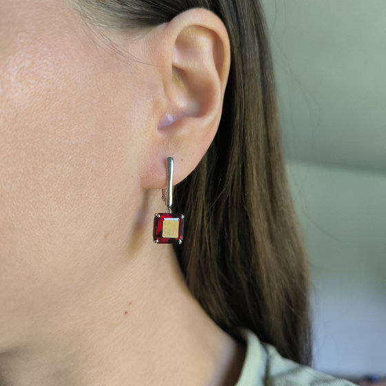 Silver earrings with a 7.825ct nano garnet