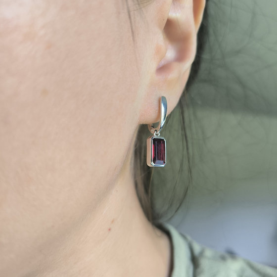 Silver Earrings with Nano Garnet 3.609ct
