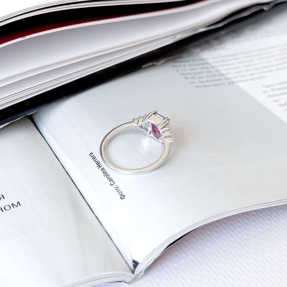 Срібна каблучка з рубіном 2.511ct, фіанітами