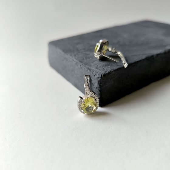 Срібні сережки із зеленим кварцом 5.125ct, фіанітами