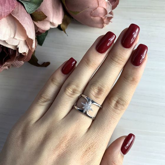 Серебряное кольцо с фианитами