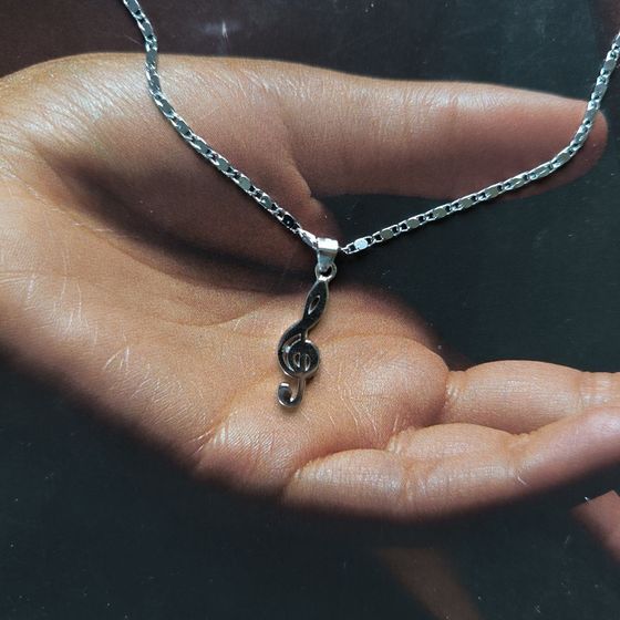 Silver pendant without stones