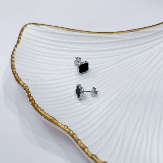 Silver earrings with onyx