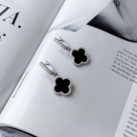 Silver earrings with onyx, fianites