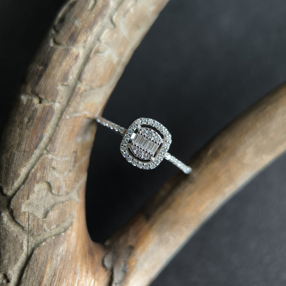 Silver ring with cubic zirconia