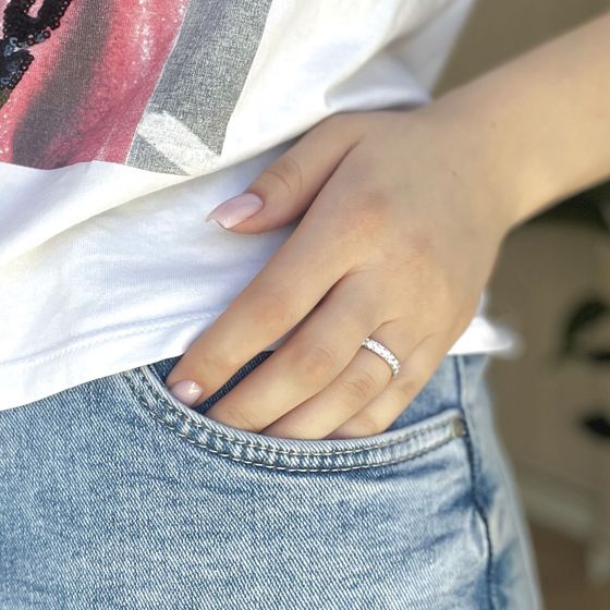 Золота каблучка з фіанітами 5.5ct